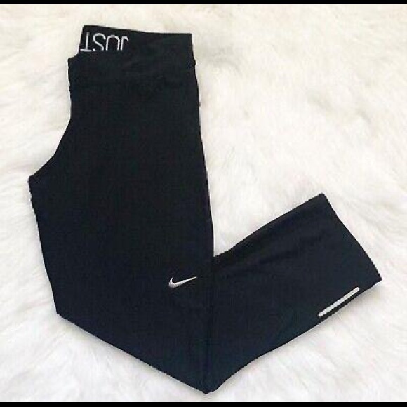 Nike Capri Leggings - Picture 2 of 3